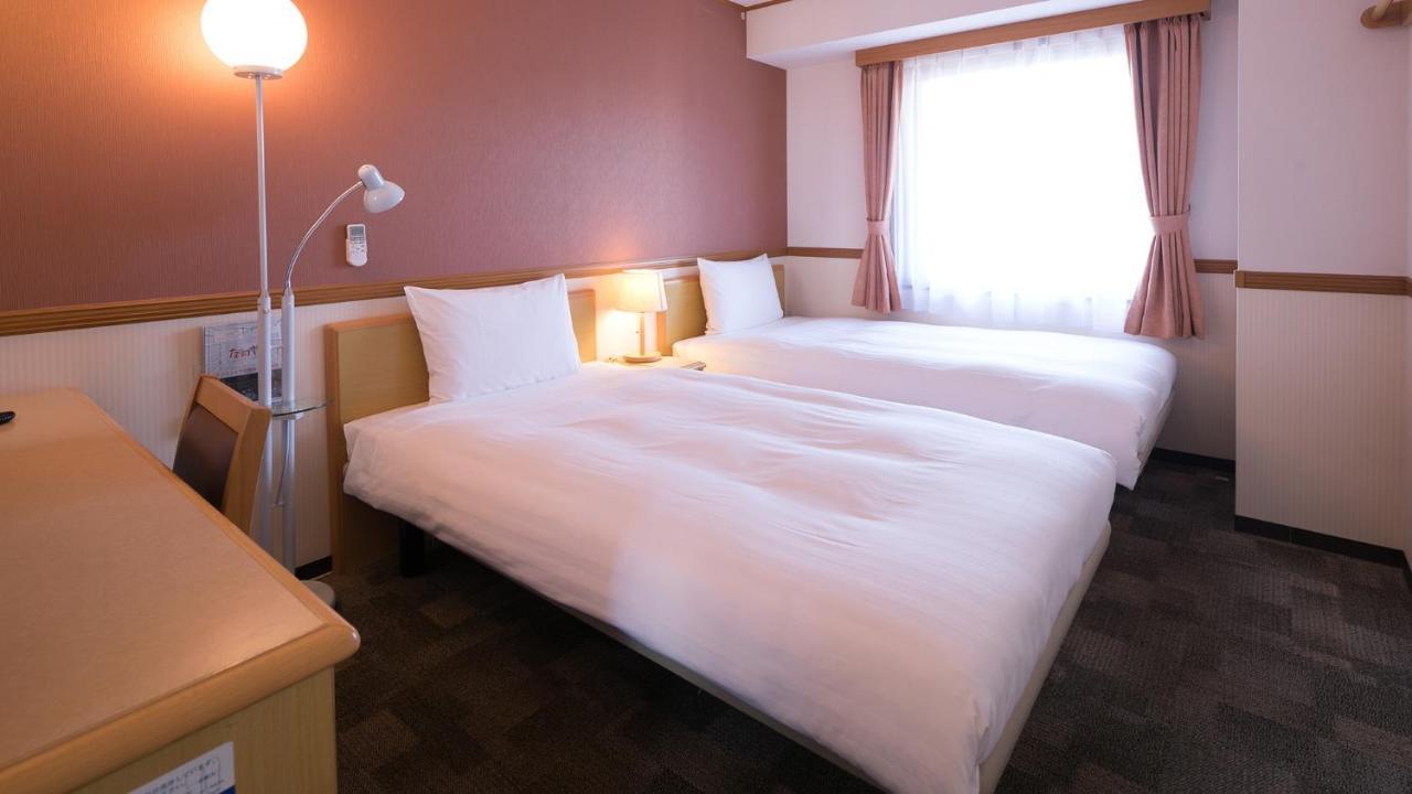 Toyoko Inn Matsuyama Ichibancho Exterior photo