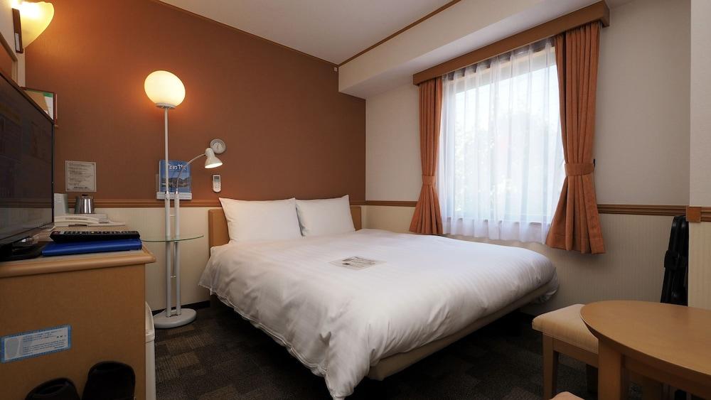 Toyoko Inn Matsuyama Ichibancho Exterior photo